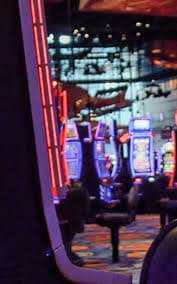 Live baccarat table showing banker and player hands with payout confirmation